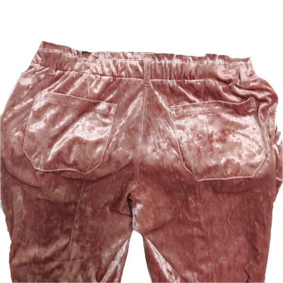 Jolt Lounge Act Pink Crushed Velvet Crop Joggers - Picture 5 of 13